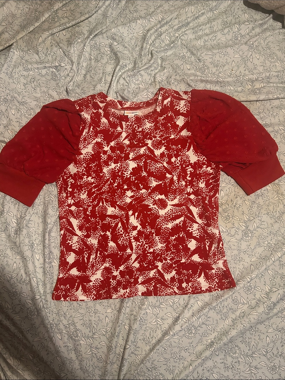 LuLaRoe Red and White Floral Puff-Sleeve Tee